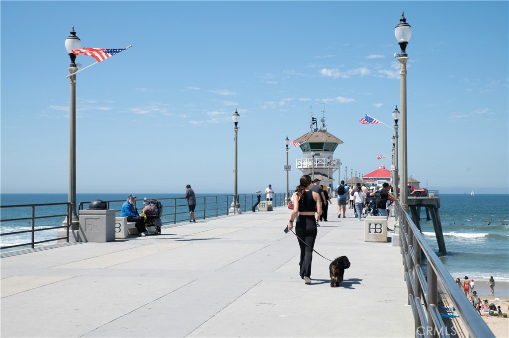 200 Pacific Coast Highway, Unit 130 Huntington Beach, CA 92648 - Photo 31 of 36 a view of a room with gym equipment