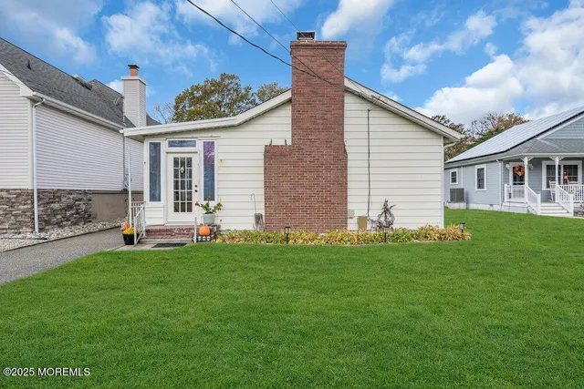 $2,900 | 228 Fischer Boulevard, Toms River, NJ 08753