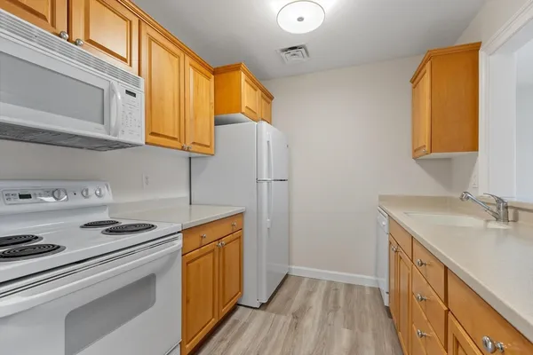 $375,000 | 27 Hartland Way, Unit 309, Acton, MA 01720