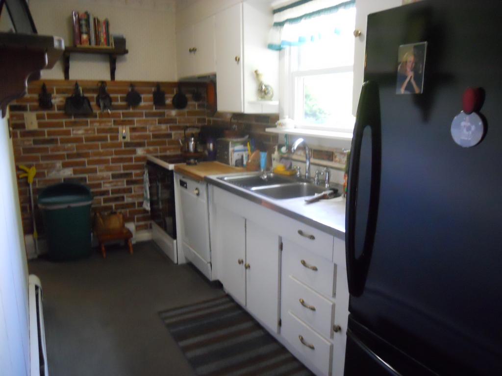 139 Harrington Avenue Rutland, VT 05701 - Photo 5 of 11 Gallery Image 5