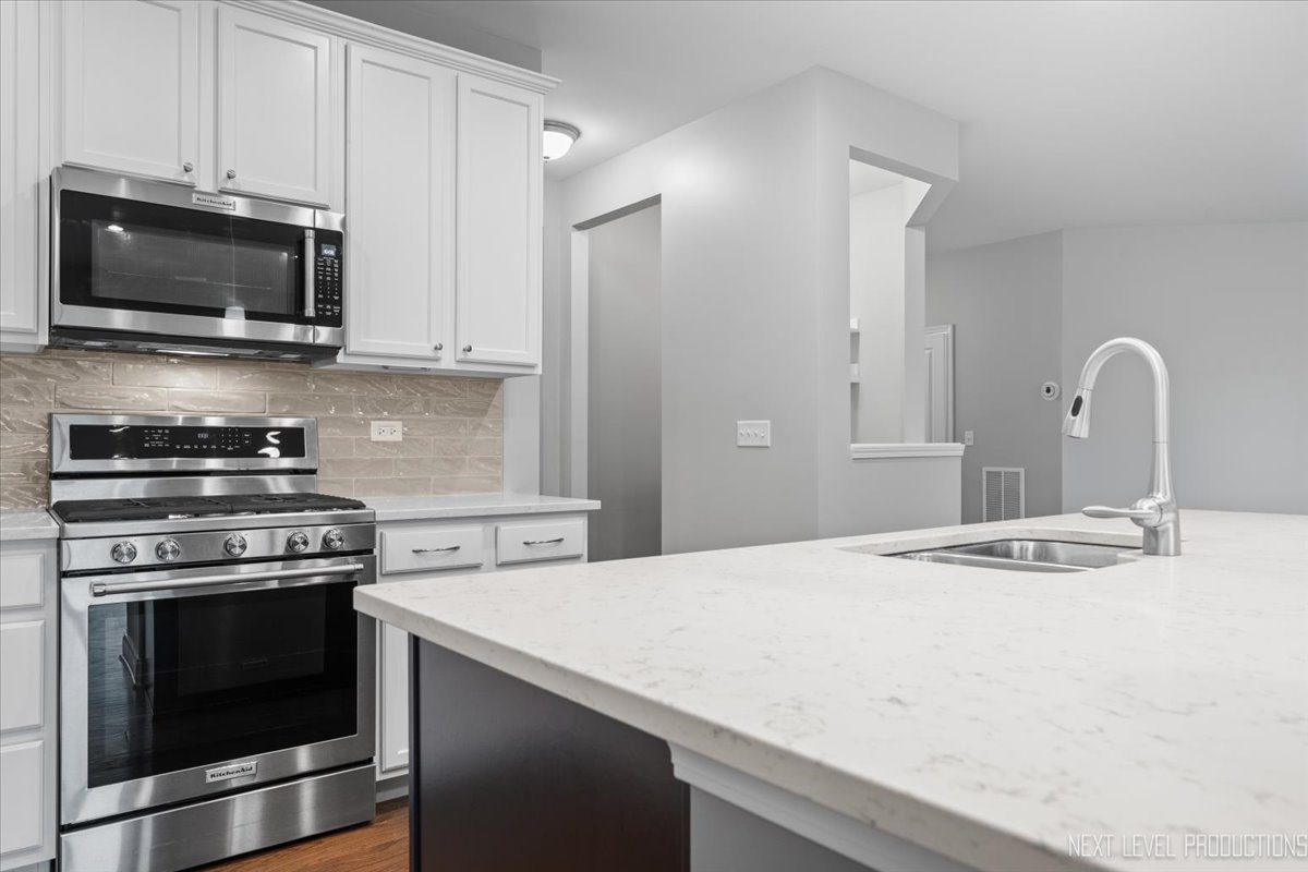 719 Foxborough Road South Elgin, IL 60177 - Photo 12 of 34 Gallery Image 12