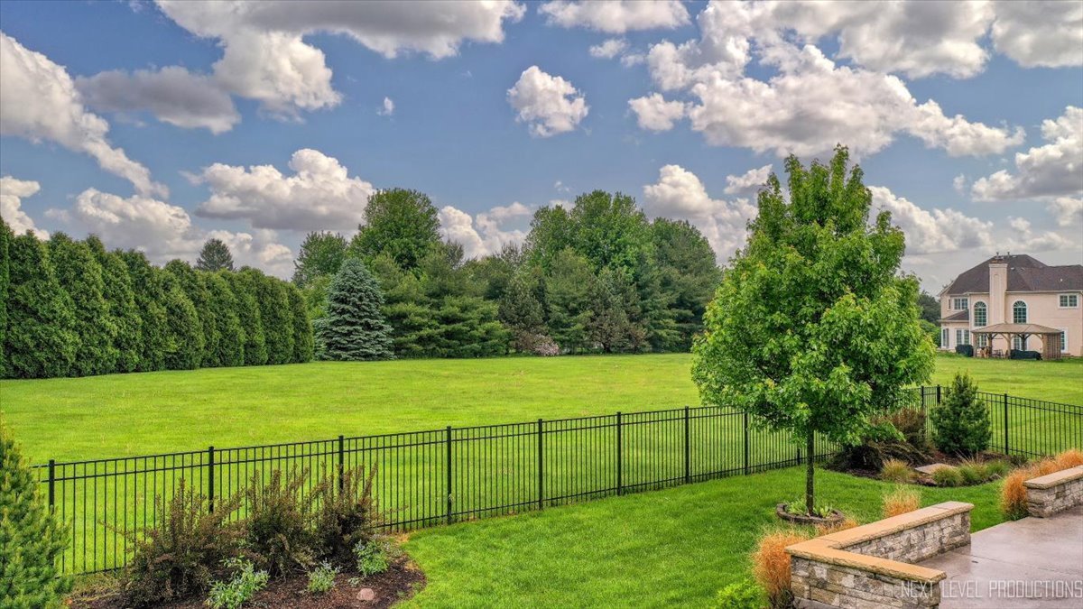 719 Foxborough Road South Elgin, IL 60177 - Photo 34 of 34 Gallery Image 34