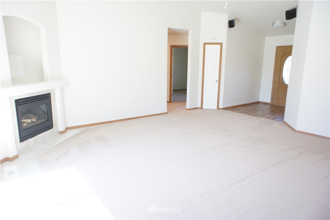 8737 181st Way Southwest Rochester, WA 98579 - Photo 7 of 18