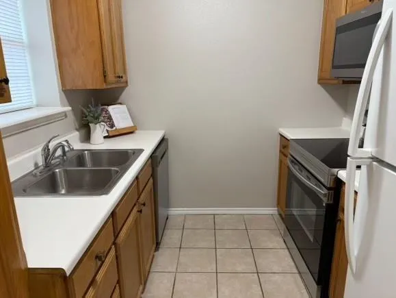 $995 | 905 North 6th Street, Unit 2, Sanger, TX 76266