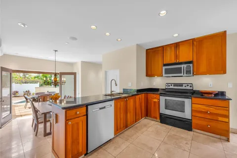$2,225,000 | 3386 East Lani Ikena Way, Kihei, HI 96753