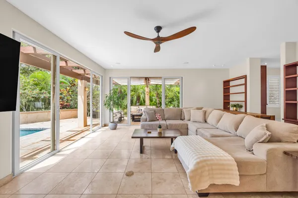 $2,325,000 | 3386 East Lani Ikena Way, Kihei, HI 96753