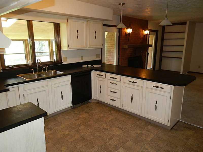 6200 Plateau Drive Springfield, OH 45502 - Photo 7 of 10