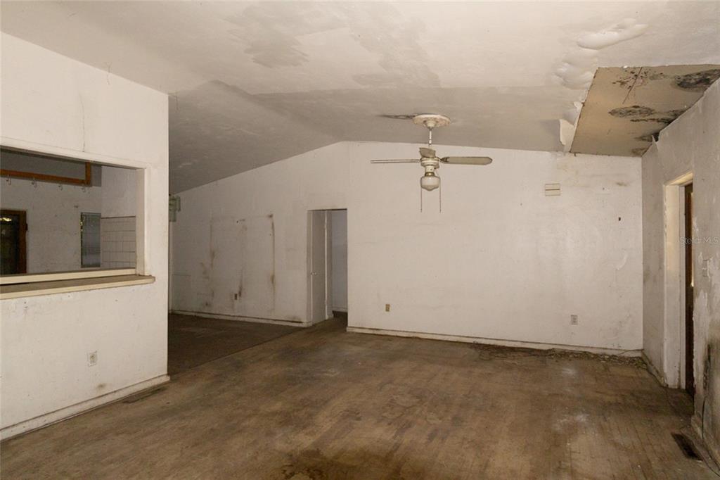 4711 Rio Grande Avenue Orlando, FL 32839 - Photo 29 of 38 an empty room with closet