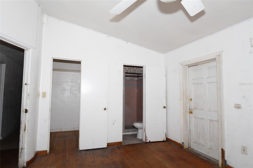 4711 Rio Grande Avenue Orlando, FL 32839 - Photo 38 of 38 an empty room with wooden floor