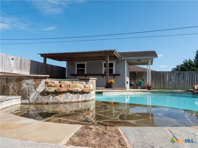 $378,000 | 212 Sparrow Lane, Victoria, TX 77905