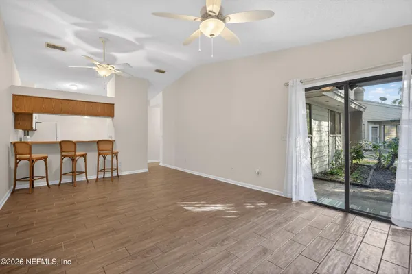 $127,000 | 3801 Crown Point Road, Unit 1292, Jacksonville, FL 32257