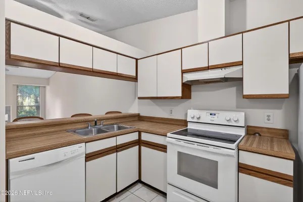 $127,000 | 3801 Crown Point Road, Unit 1292, Jacksonville, FL 32257