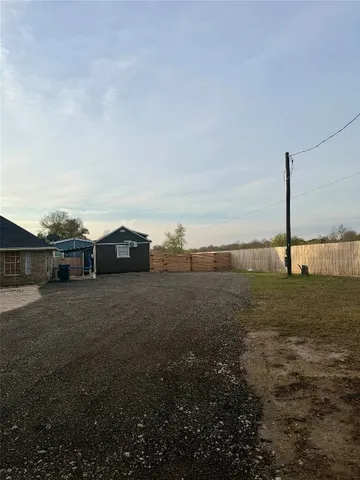 $1,500 | 217 Highway 21, Cedar Creek, TX 78612