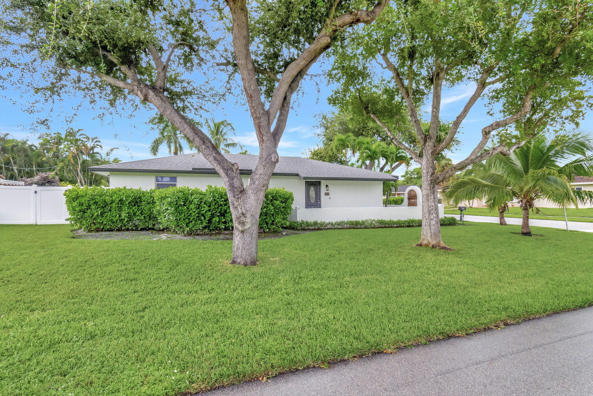 3799 Northwest 2nd Court Boca Raton, FL 33431 - Photo 3 of 50 4-web-or-mls-DSC_3638