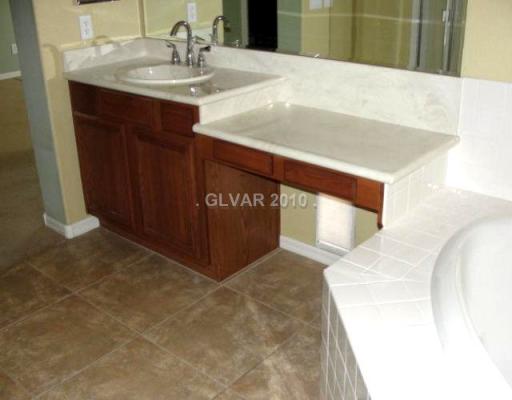 5905 Lone Ranch Avenue Las Vegas, NV 89131 - Photo 18 of 23 Master Bath/Spa.