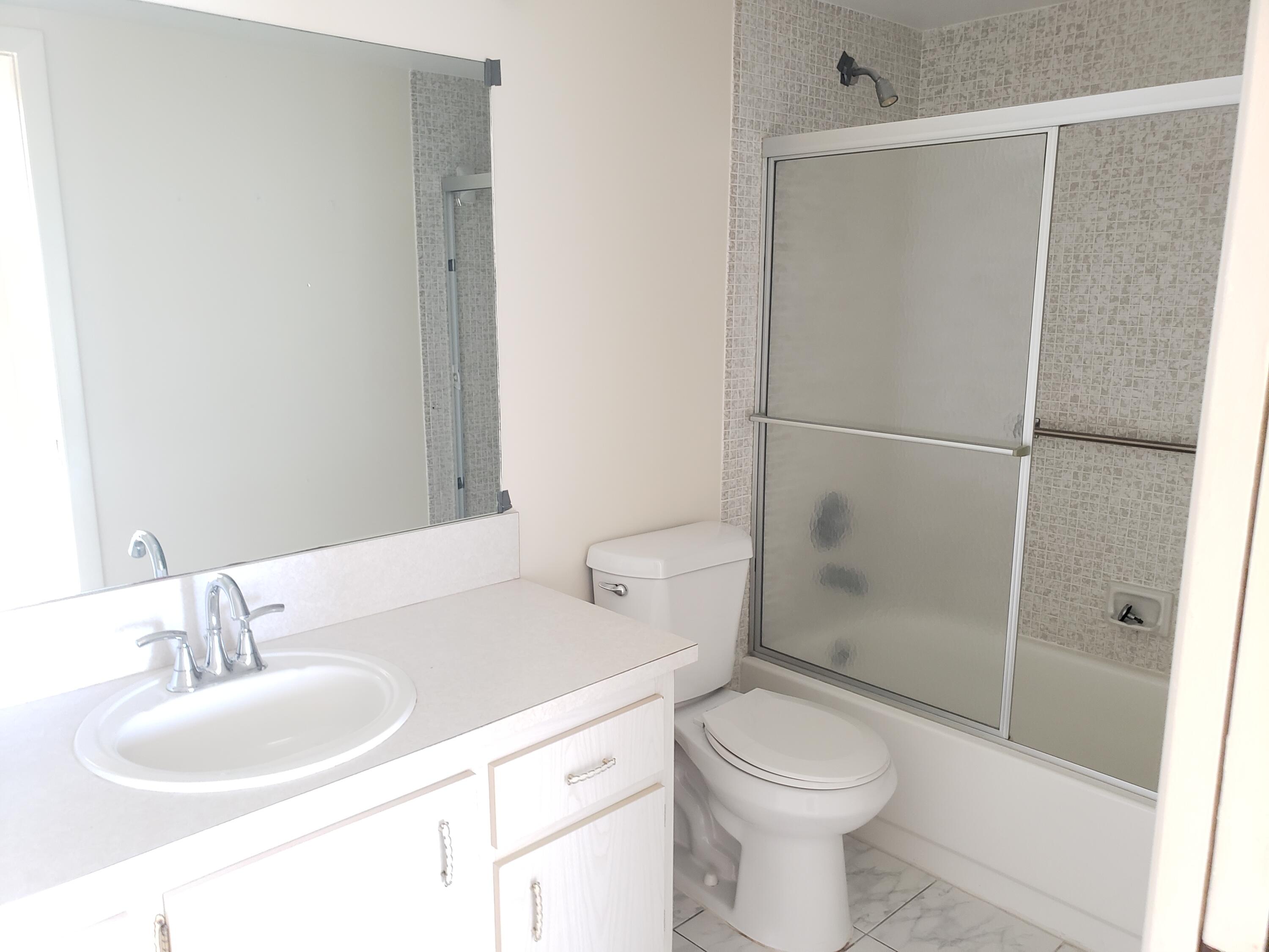 4055 Wolverton C Boca Raton, FL 33434 - Photo 10 of 12 Bathroom 2
