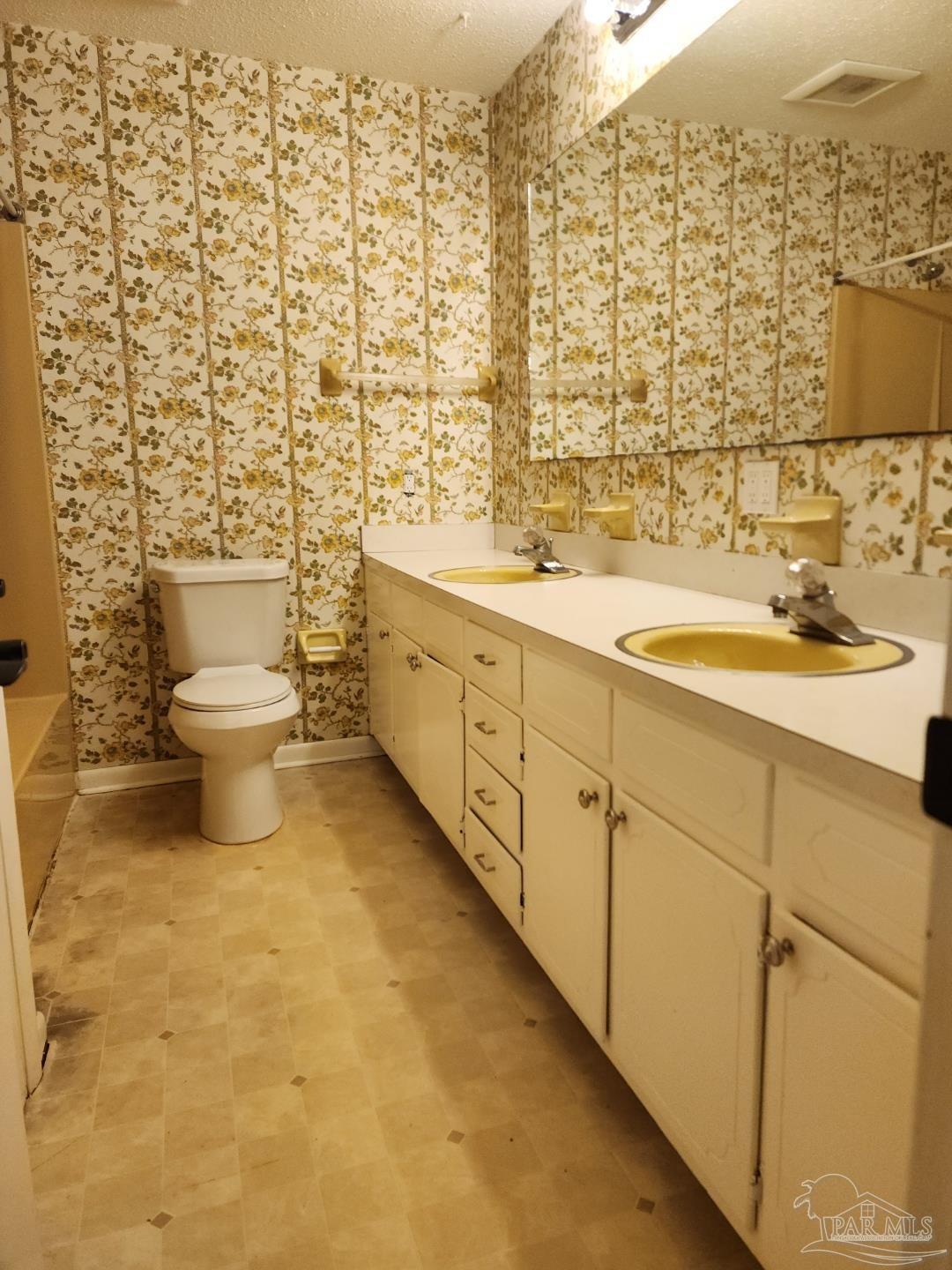 4936 West Spencer Field Road Pace, FL 32571 - Photo 9 of 14 Gallery Image 9