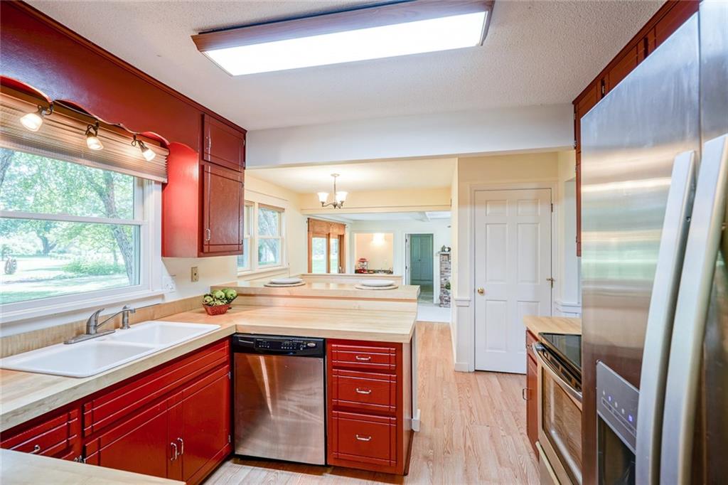 11417 Haverstick Road Carmel, IN 46033 - Photo 11 of 37 Gallery Image 11