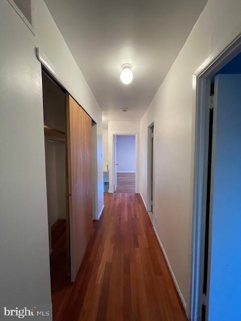 9947 Wingtip Road Philadelphia, PA 19115 - Photo 14 of 19 Hallway