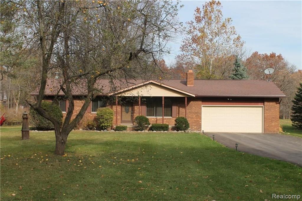 6619 Dunn Road Howell, MI 48855 - Photo 2 of 20