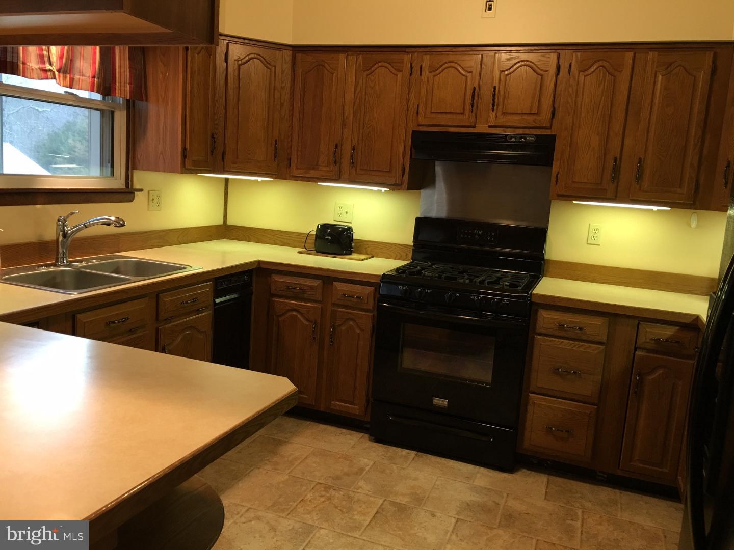 121 Ongs Hat Road Pemberton, NJ 08068 - Photo 3 of 23 Kitchen
