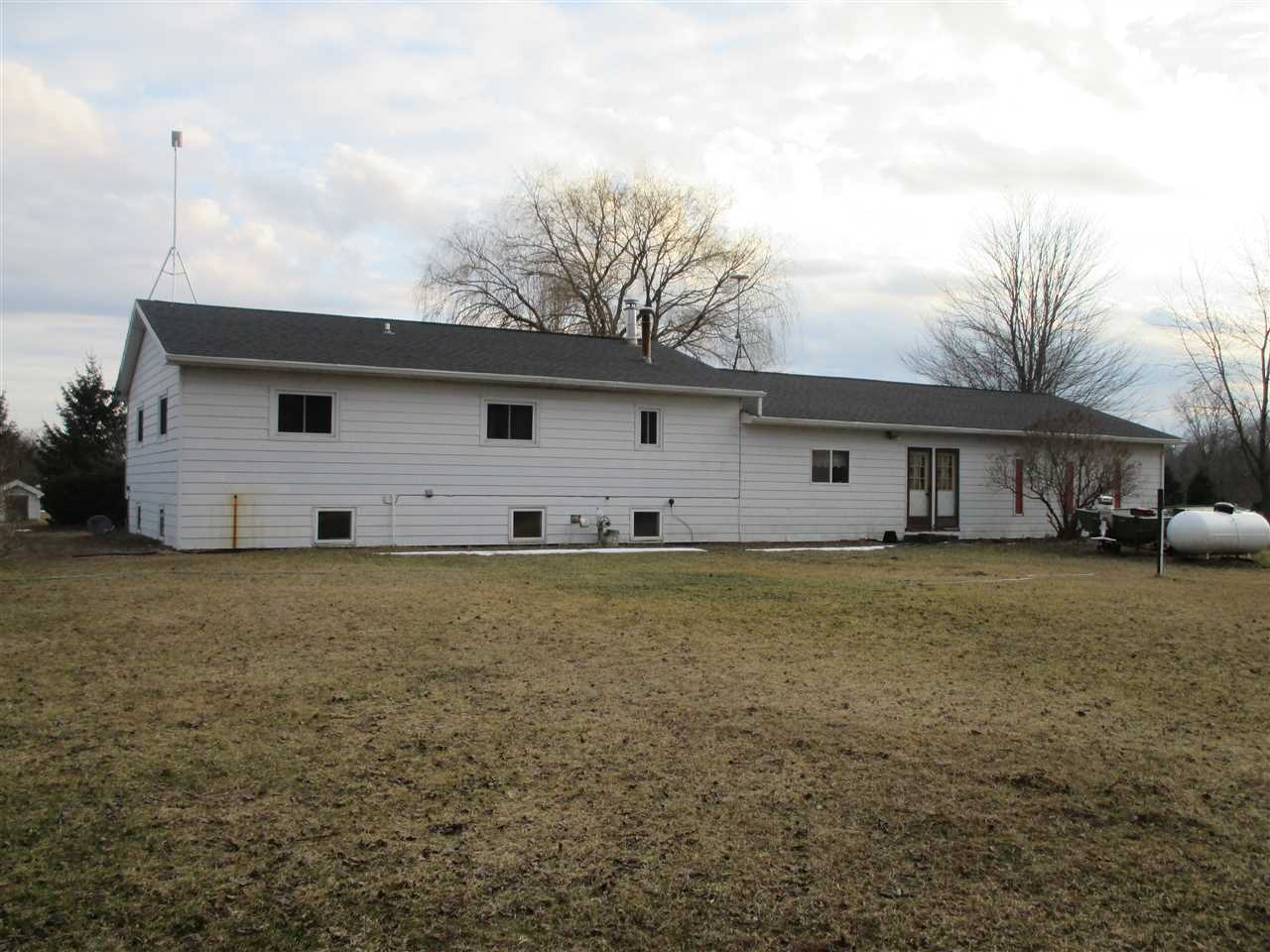 9980 Clark Road Elwell, MI 48832 - Photo 14 of 16 1812613-13.JPG