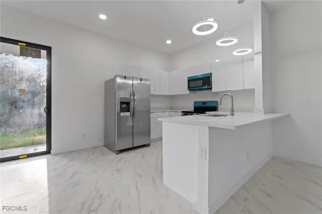 $1,990 | 567 Flamingo Avenue South, Lehigh Acres, FL 33974