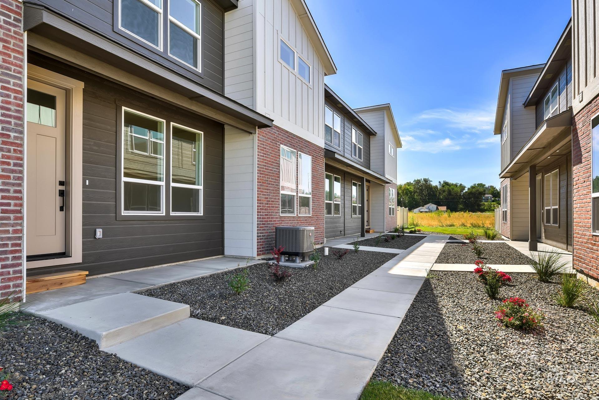 2908 Bandit Lane Caldwell, ID 83605 - Photo 3 of 40 View of yard with a residential view