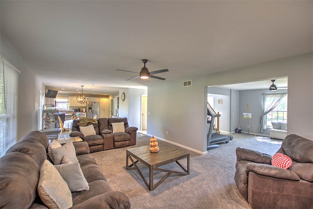 309 North Linden Street Maroa, IL 61756 - Photo 3 of 41