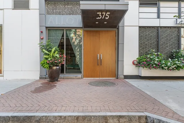 $869,999 | 375 Canal Street, Unit 1103, Somerville, MA 02145
