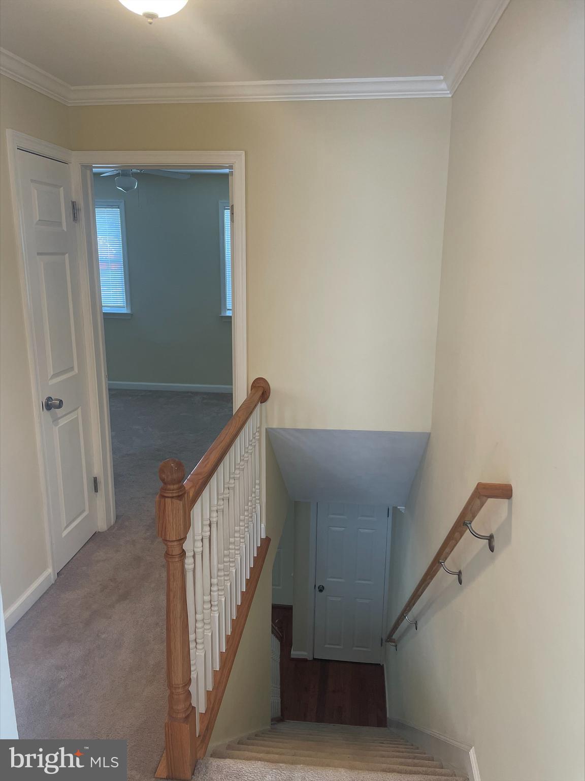 429 Oakwood Road Dundalk, MD 21222 - Photo 6 of 27 a view of entryway
