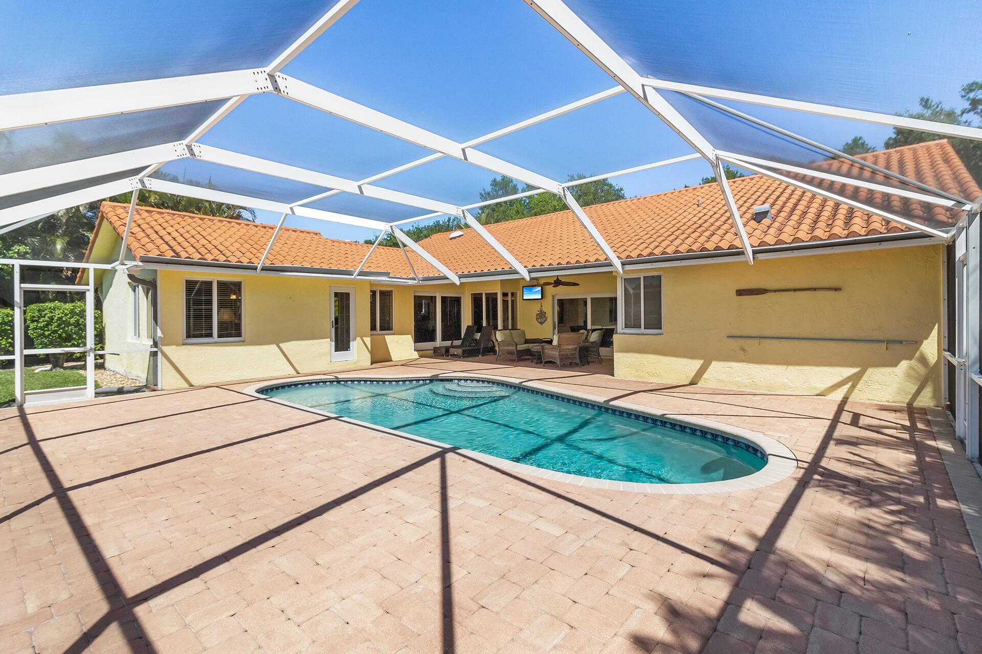 2530 Northwest 40th Street Boca Raton, FL 33434 - Photo 14 of 35 a view of a house with sitting area