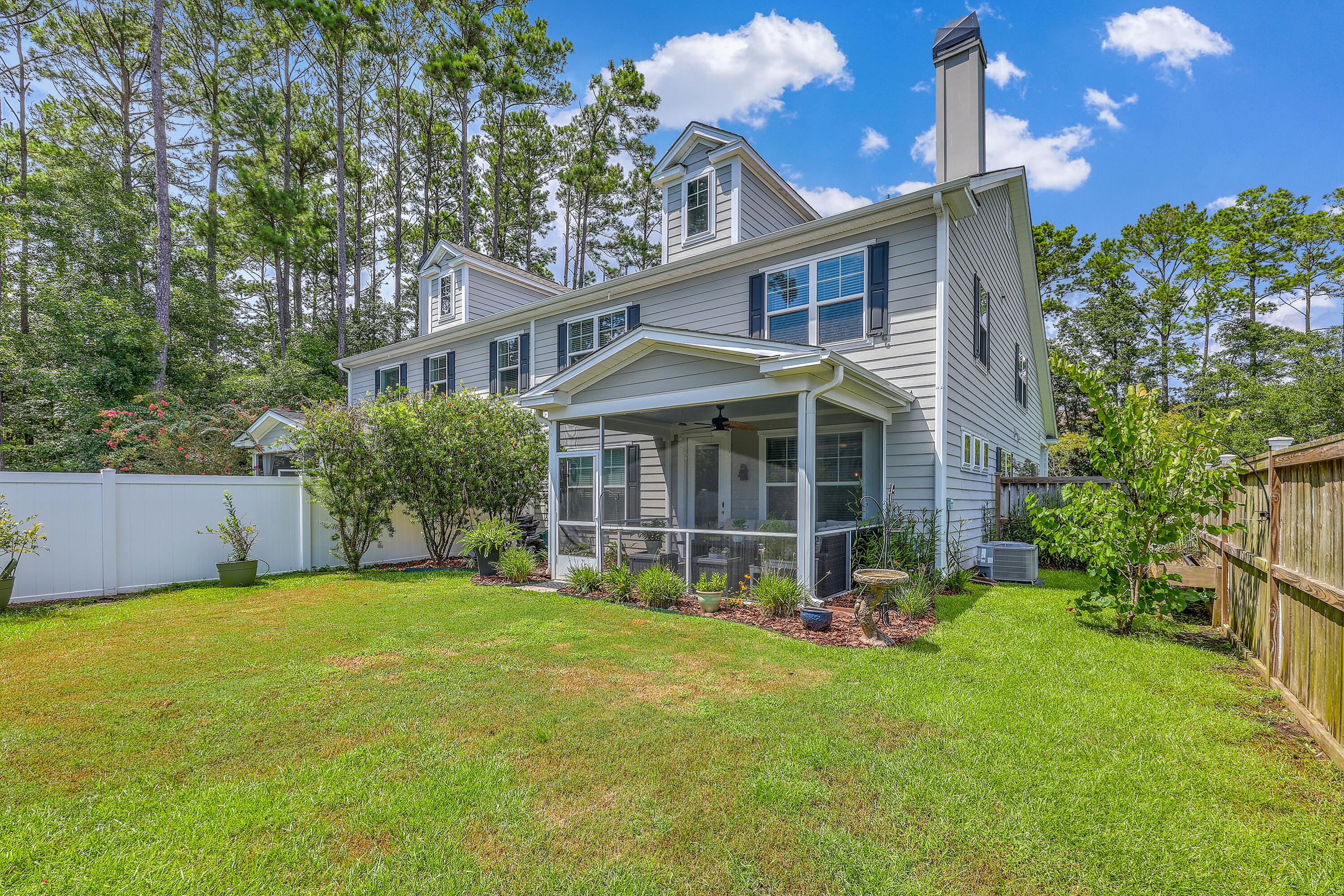 2687 Basildon Road Mount Pleasant, SC 29466 - Photo 32 of 39 Space for furry friends
