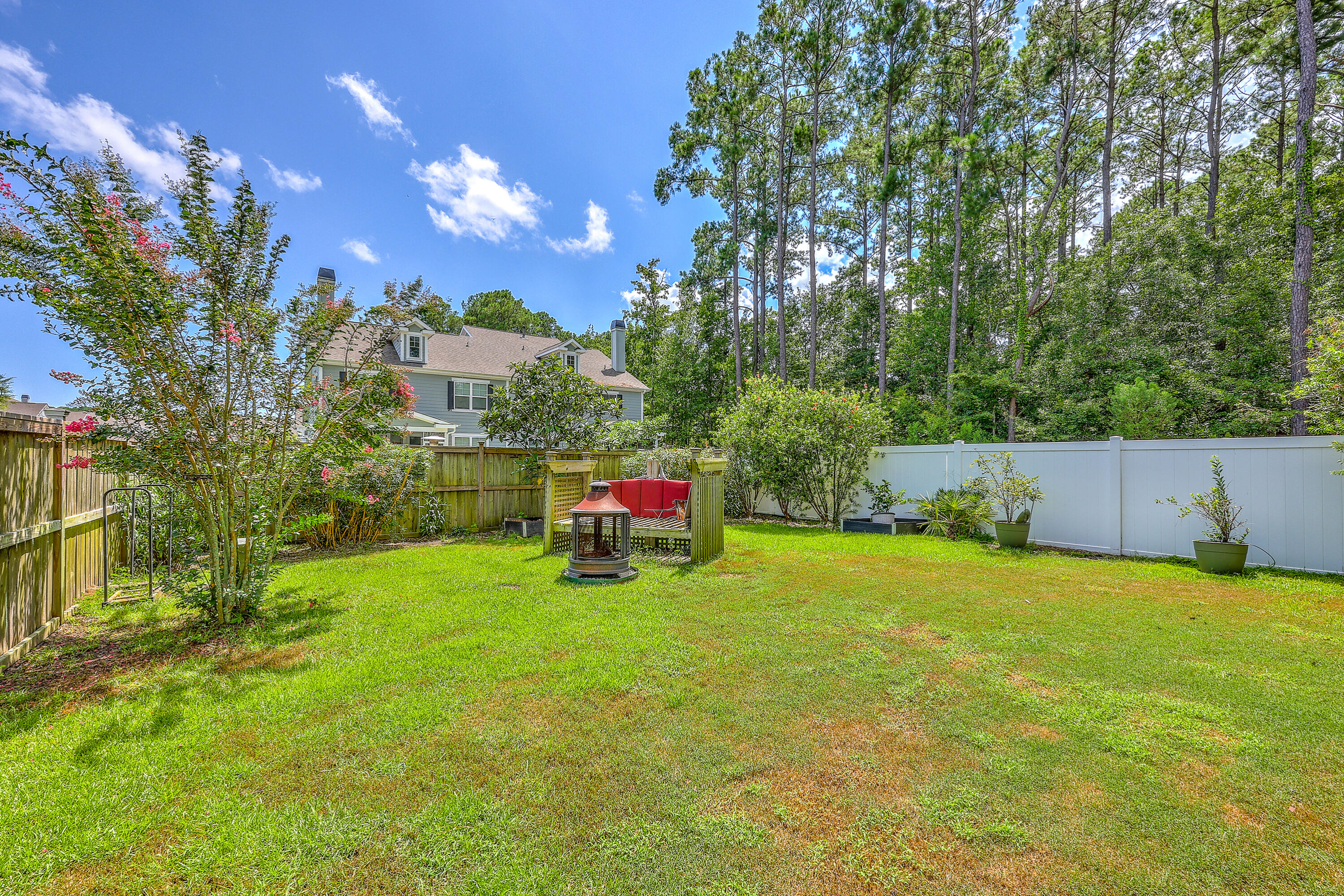 2687 Basildon Road Mount Pleasant, SC 29466 - Photo 33 of 39 Bring on the garden