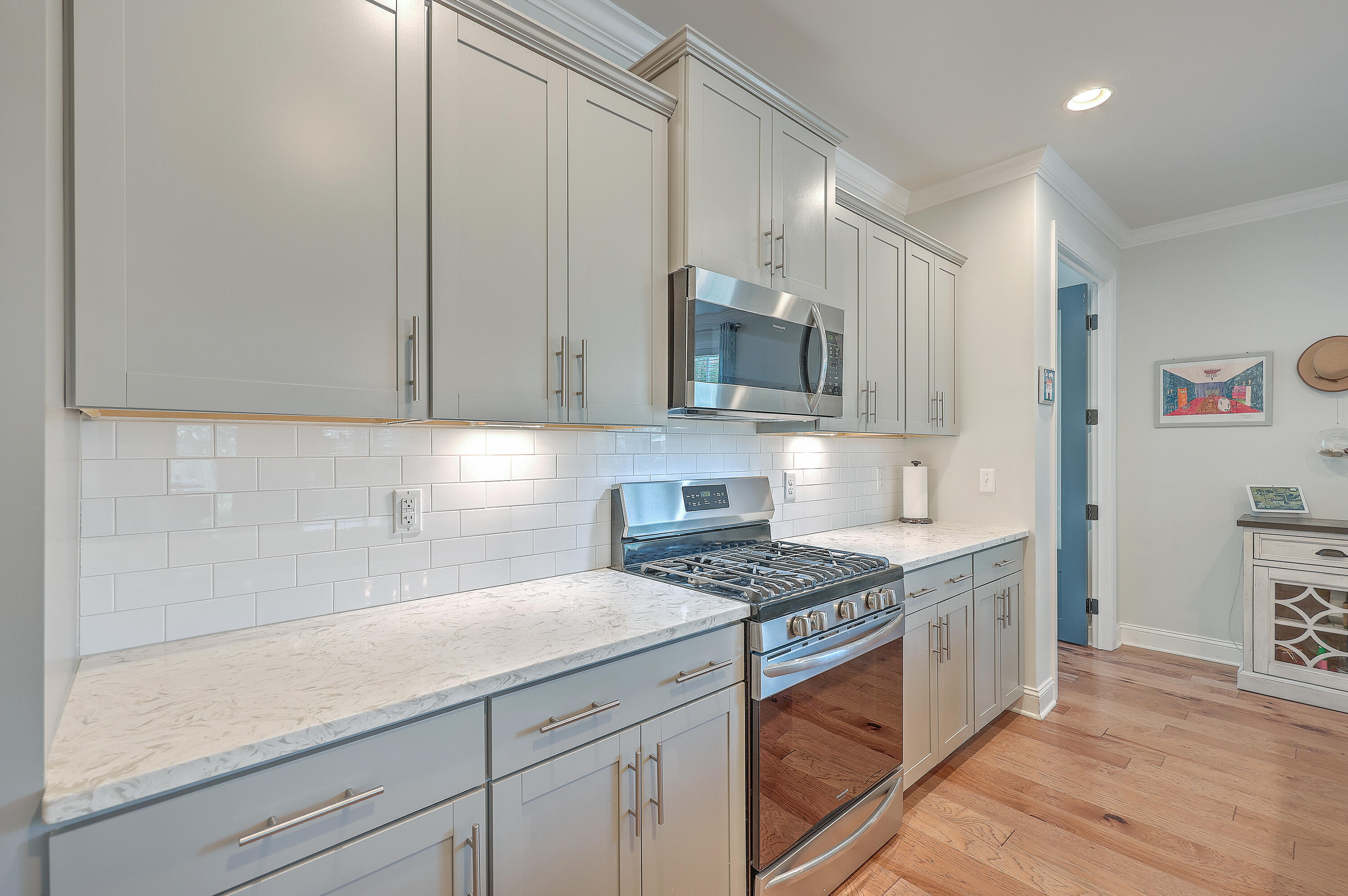2687 Basildon Road Mount Pleasant, SC 29466 - Photo 6 of 39 Gas Range