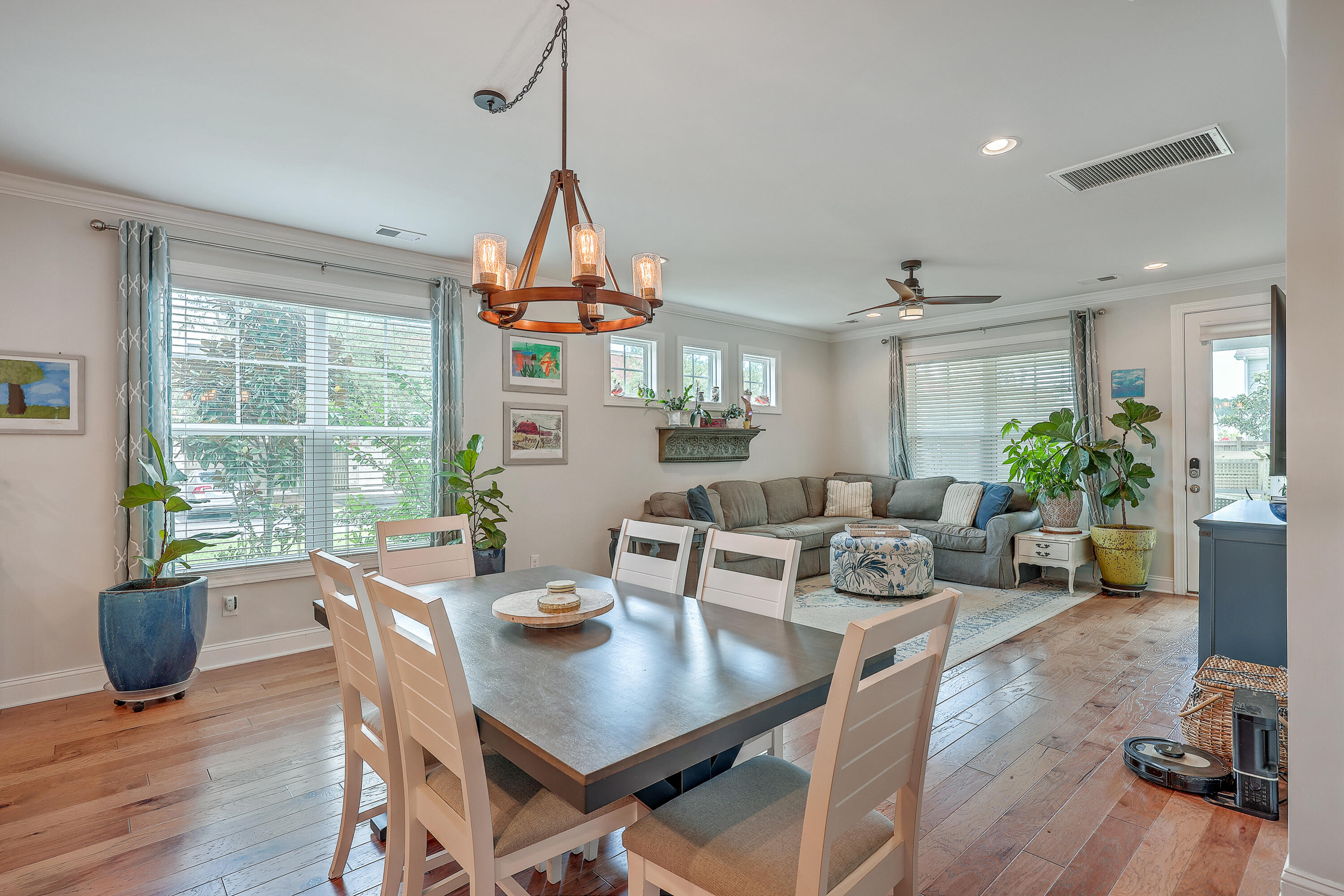 2687 Basildon Road Mount Pleasant, SC 29466 - Photo 8 of 39 Dining Area