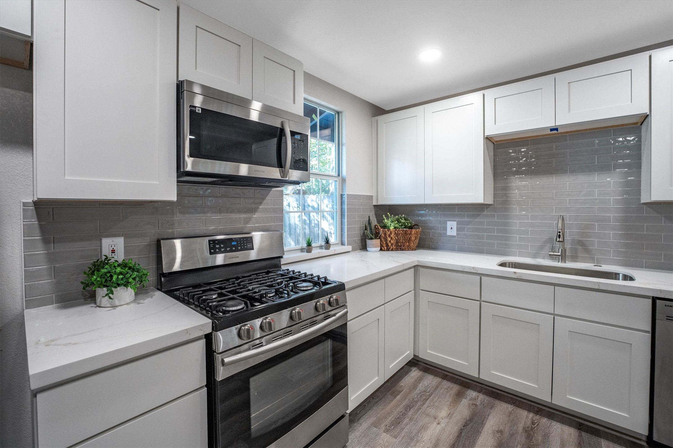 1062 Lamonte Lane Houston, TX 77018 - Photo 21 of 49