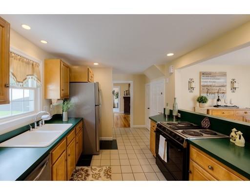 6 Bellingham Road Worcester, MA 01606 - Photo 15 of 39