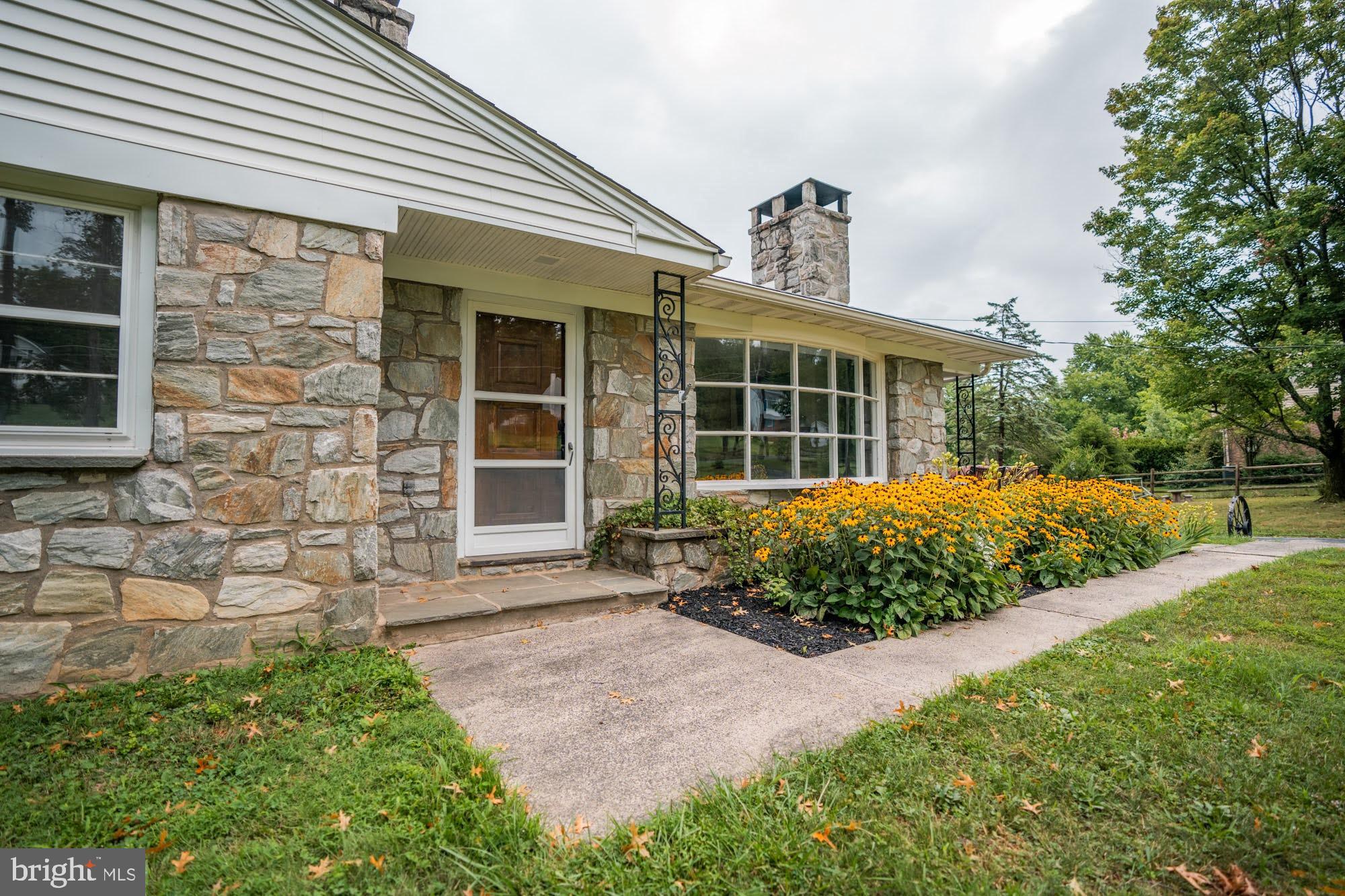2411 Rosenberry Road Gilbertsville, PA 19525 - Photo 4 of 42 Gallery Image 4