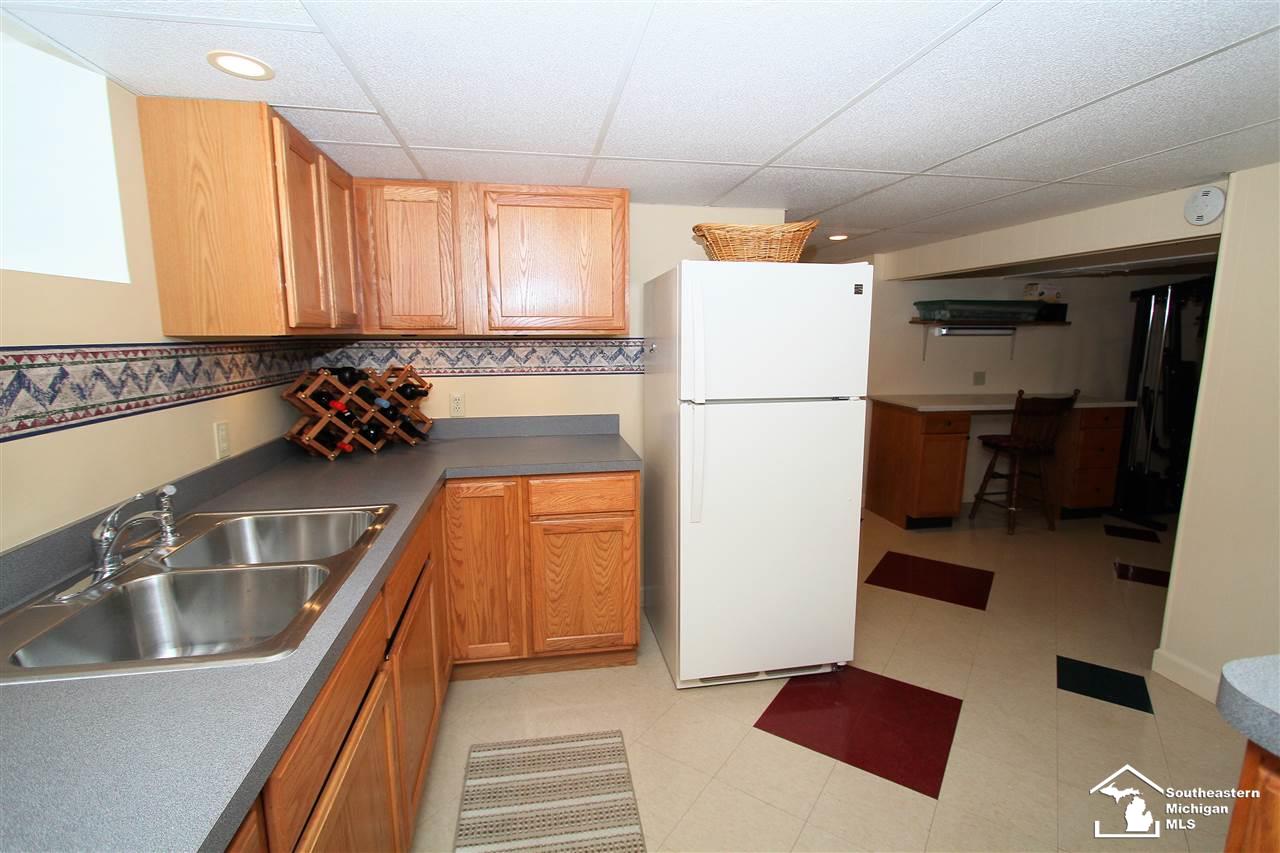 803 Ruff Drive Monroe, MI 48162 - Photo 40 of 47 31364696-41.JPG