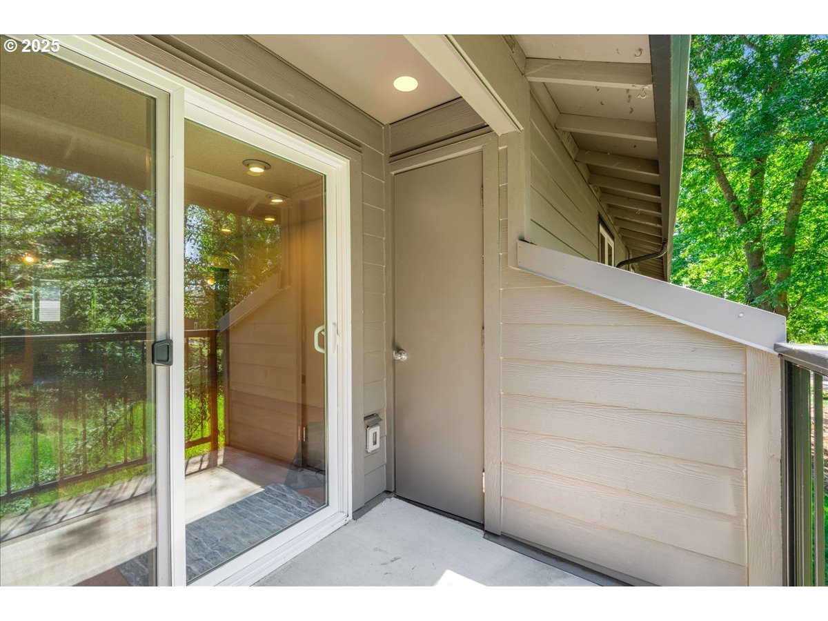 12620 Northwest Barnes Road, Unit 5 Portland, OR 97229 - Photo 19 of 26 a view of a bathroom