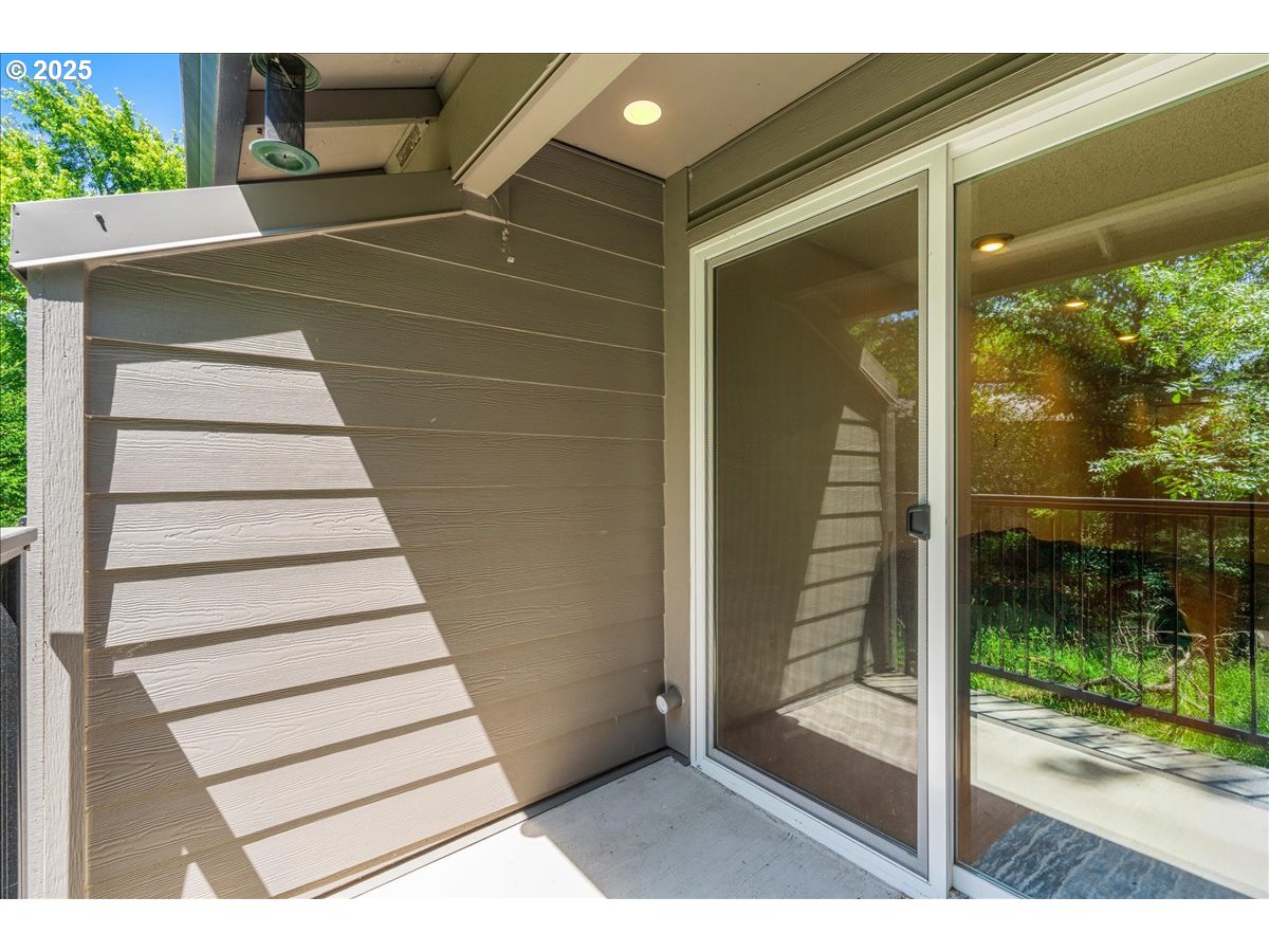 12620 Northwest Barnes Road, Unit 5 Portland, OR 97229 - Photo 20 of 26 a view of entryway