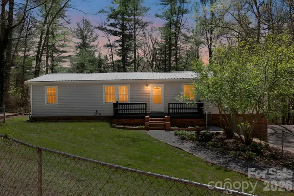 $394,000 | 5 Country Road, Hendersonville, NC 28791