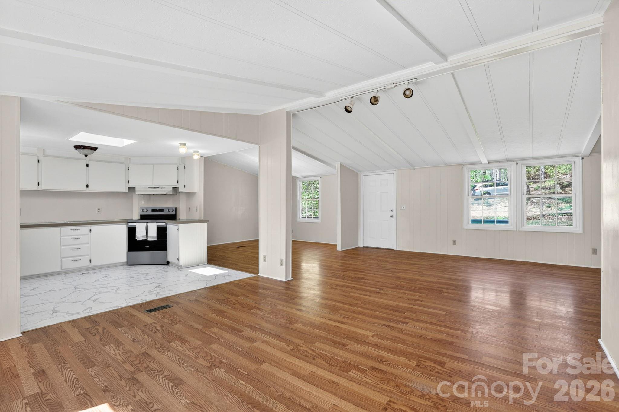 5 Country Road Hendersonville, NC 28791 - Photo 12 of 38