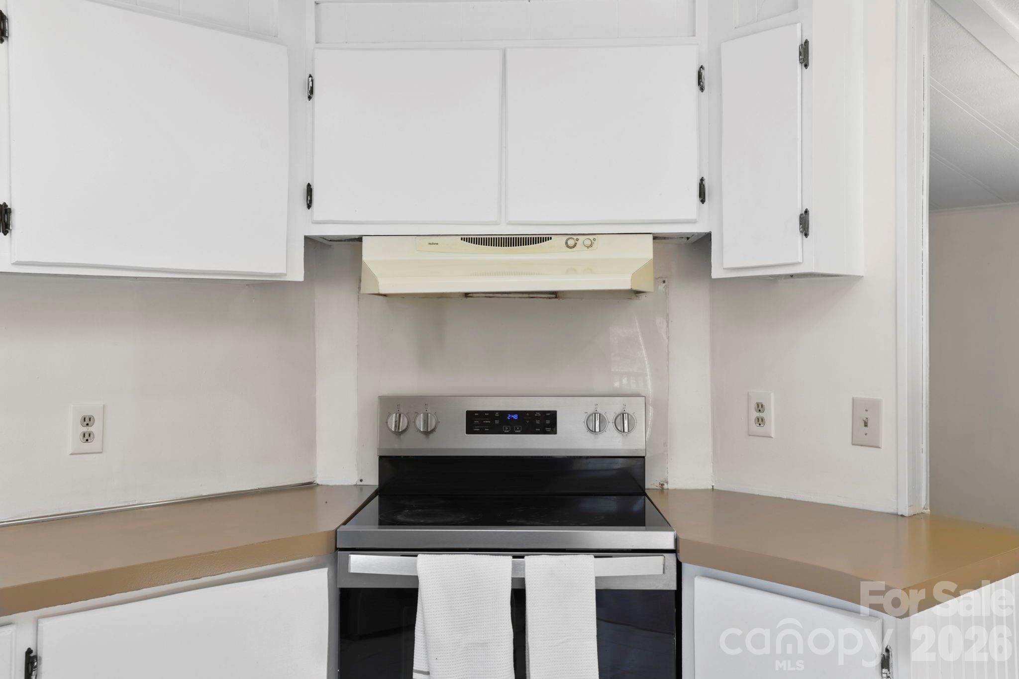 5 Country Road Hendersonville, NC 28791 - Photo 15 of 38