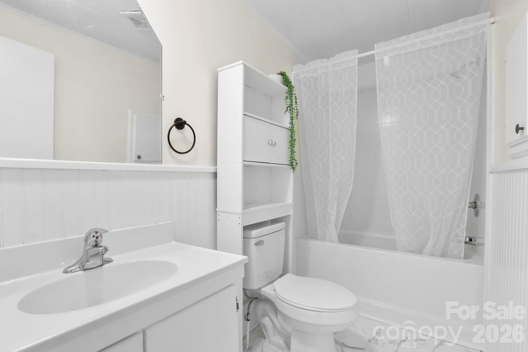 5 Country Road Hendersonville, NC 28791 - Photo 16 of 38