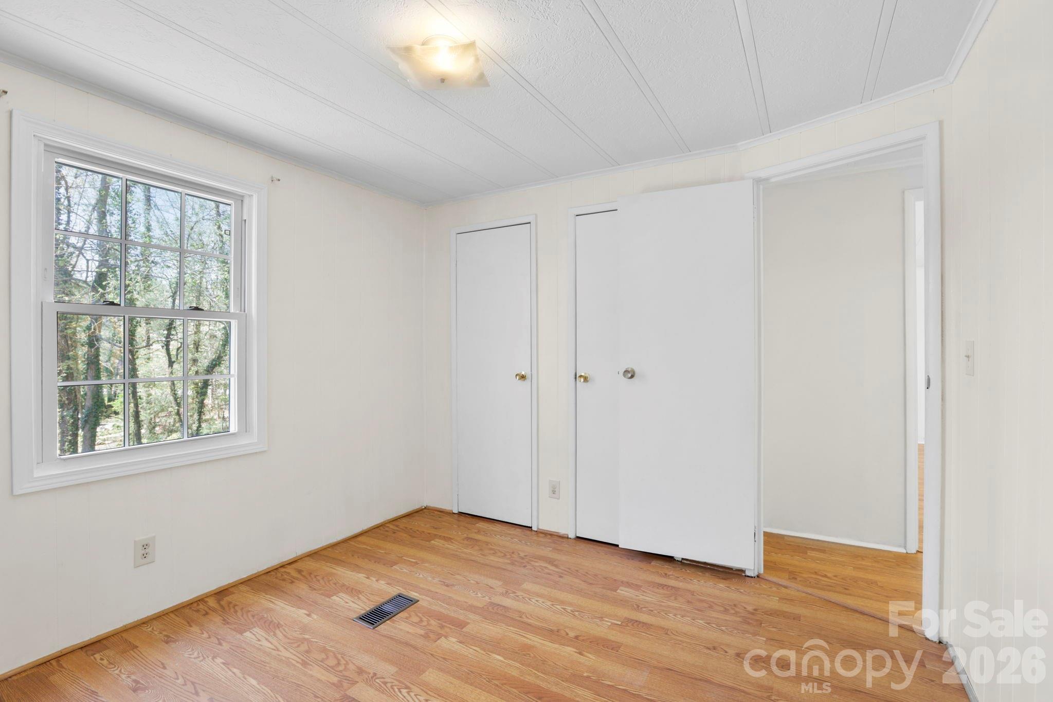 5 Country Road Hendersonville, NC 28791 - Photo 17 of 38