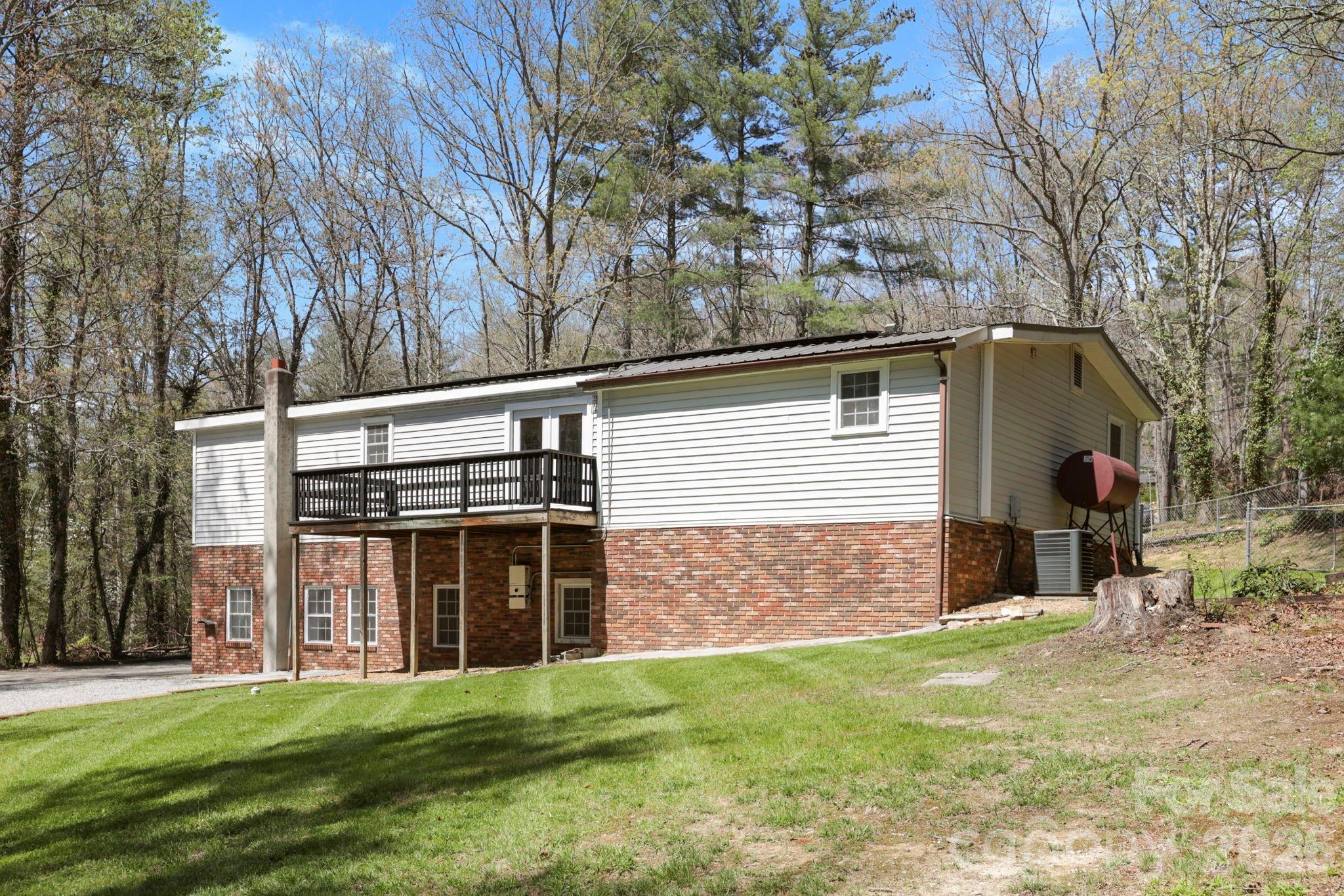 5 Country Road Hendersonville, NC 28791 - Photo 6 of 38