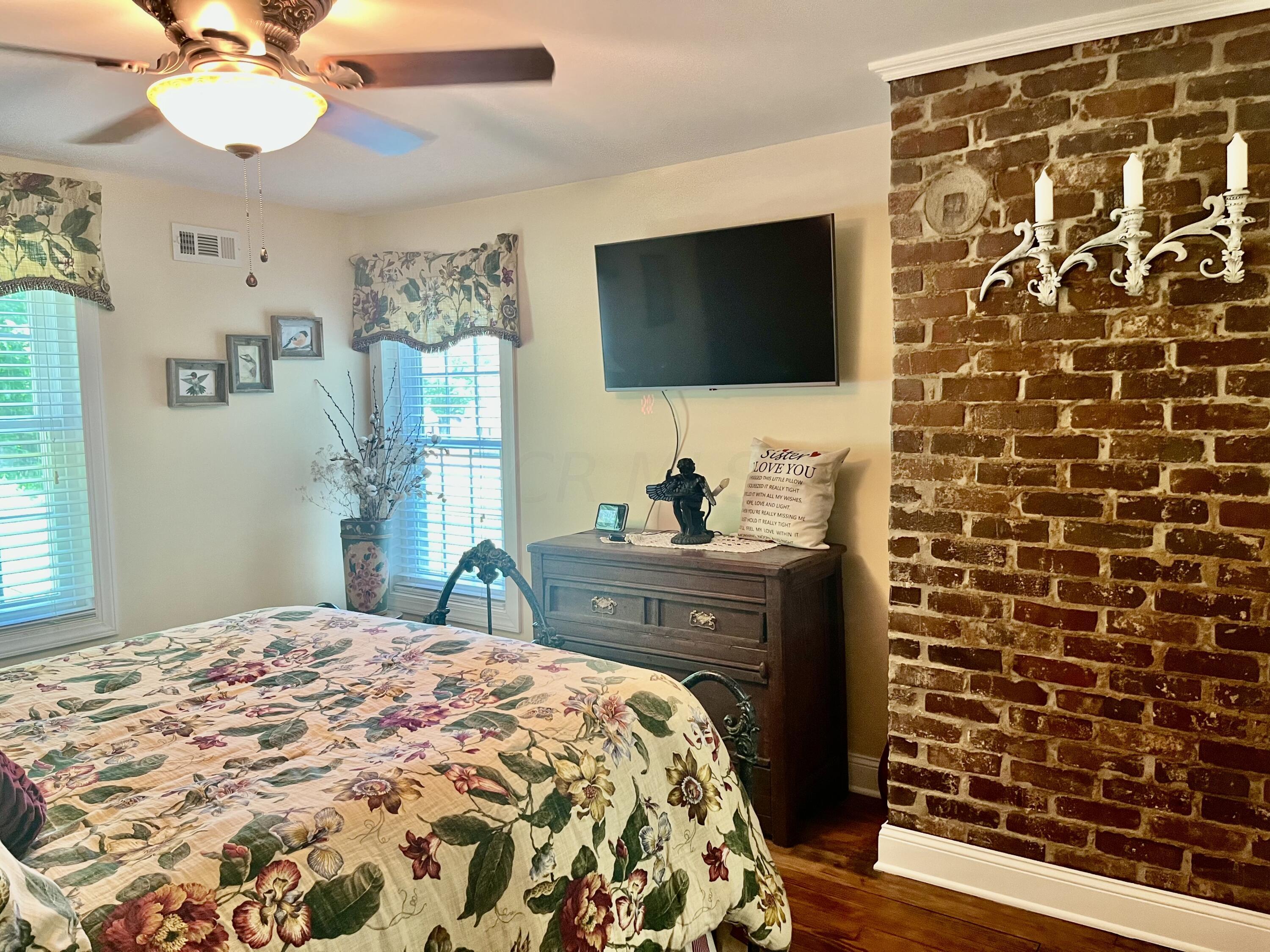 1195 Jr Road Franklin Furnace, OH 45629 - Photo 27 of 59 Beautiful exposed brick