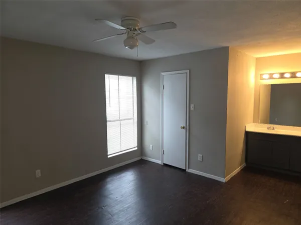 $1,225 | 7200 West T C Jester Boulevard, Unit 1401, Houston, TX 77088